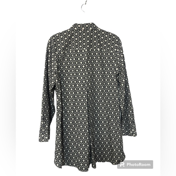 Chico’s Women’s Tunic Long Sleeve Cotton Back Pleat Long Tail Concealed Buttons - Picture 2 of 10